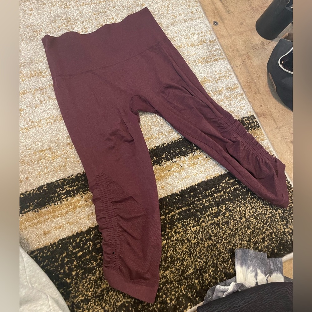 Very flattering Lulu lemon workout capris
